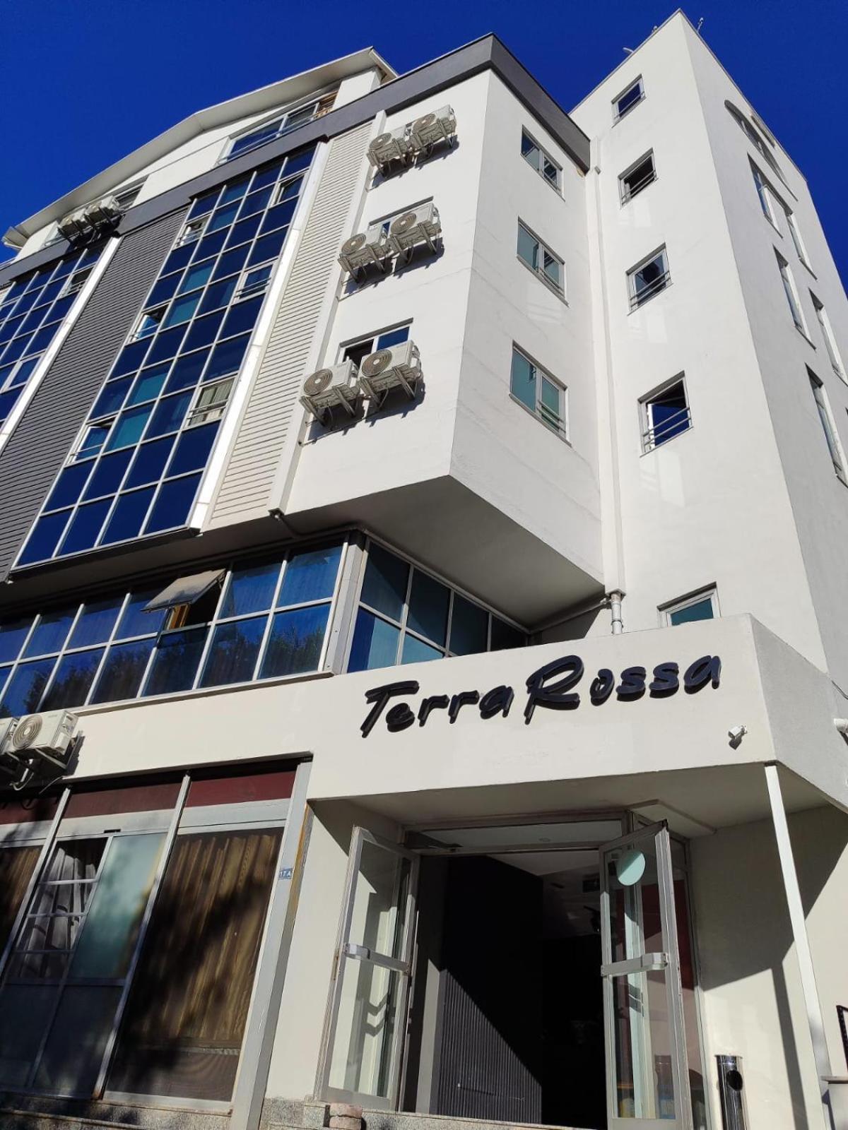 Terra Rossa מלון דירות 2*